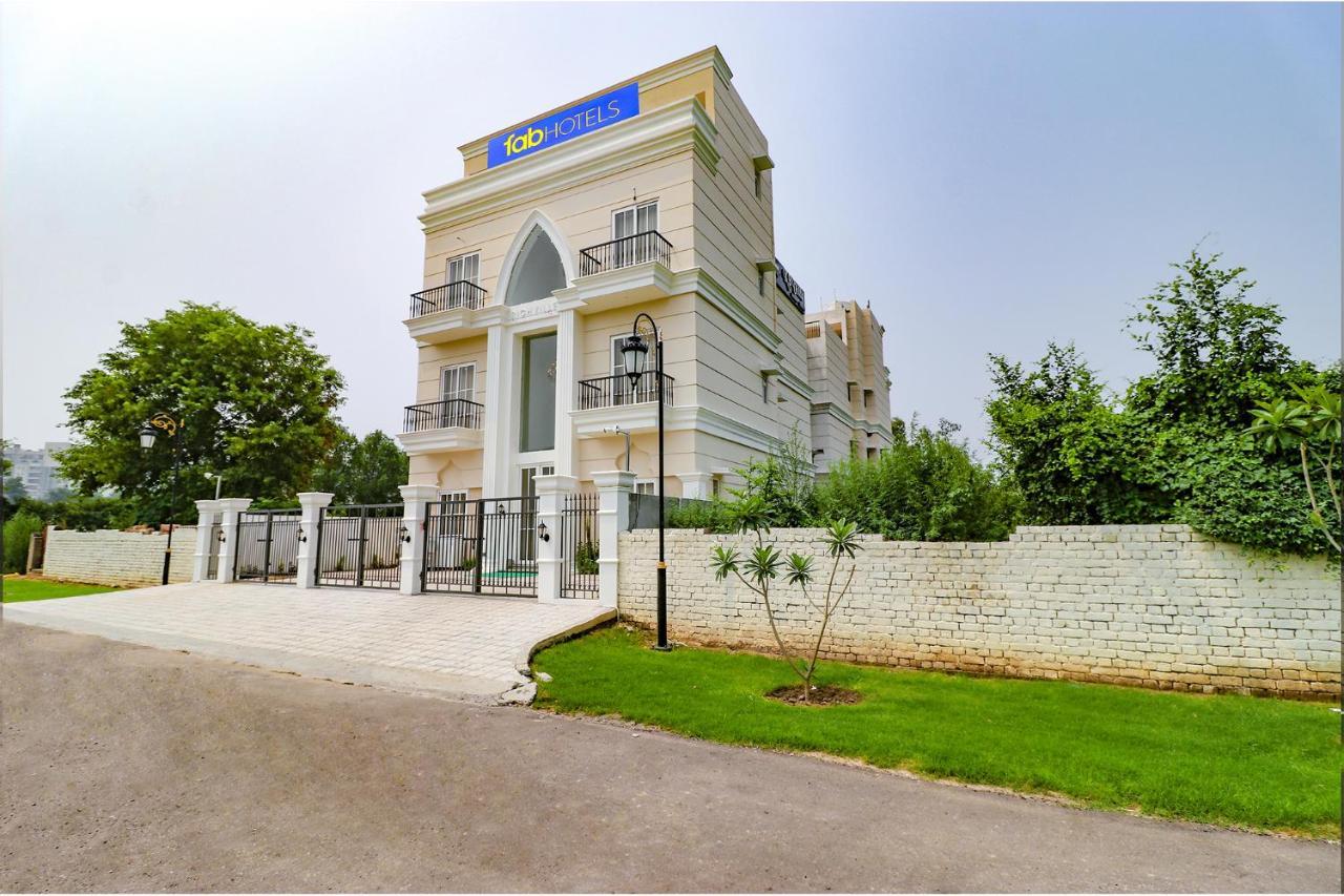 Fabhotel K9 Villa Ludhijána Exteriér fotografie